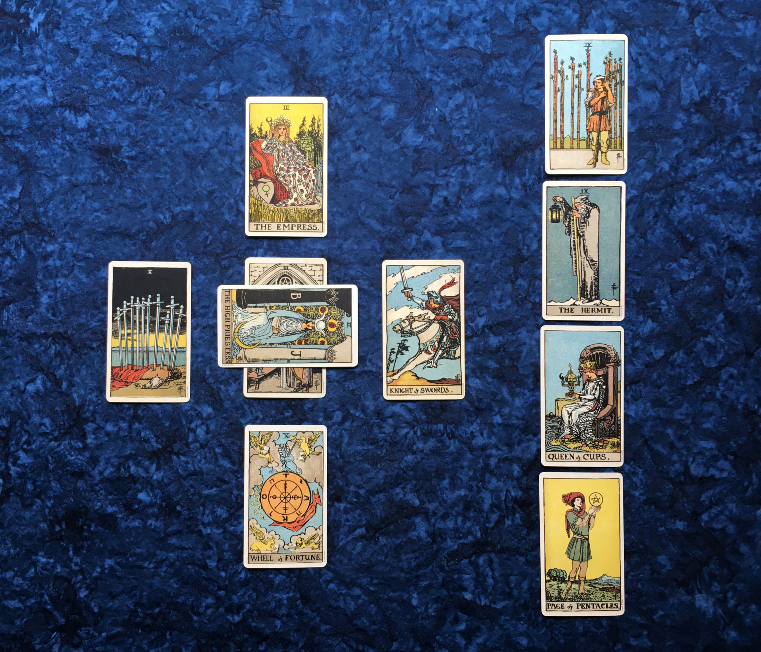 Choisir son premier jeu de tarot : Marseille ou Rider-Waite ?